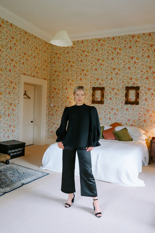 Ann Blouse in Black