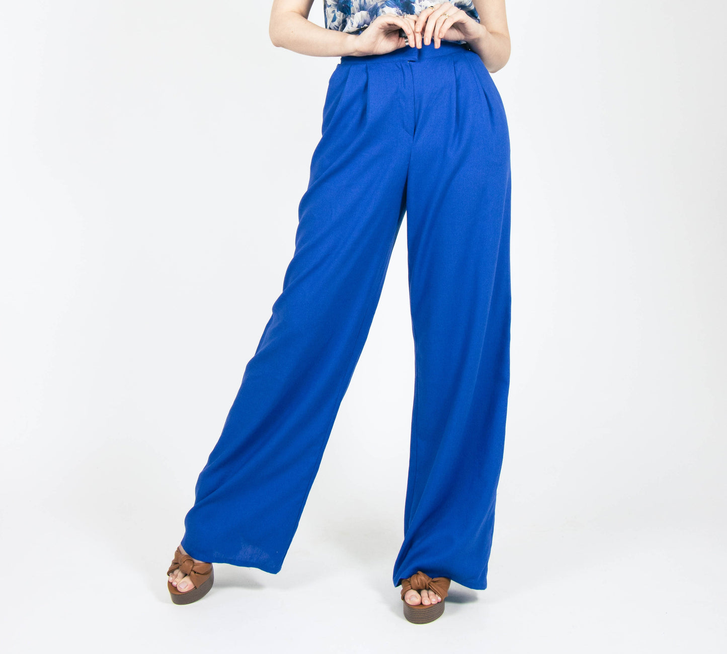 blue wide leg vintage style trousers 70s fashion